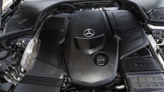 Ο 6κύλινδρος diesel κινητήρας των 2.925 κ.εκ. αποδίδει 286 ίππους και 600 Nm ροπής, με την κατανάλωση να μην ξεπερνάει τα 9,5 λίτρα, κάνοντας τη εντυπωσιακή Mercedes κατάλληλη ακόμα και για καθημερινή χρήση
